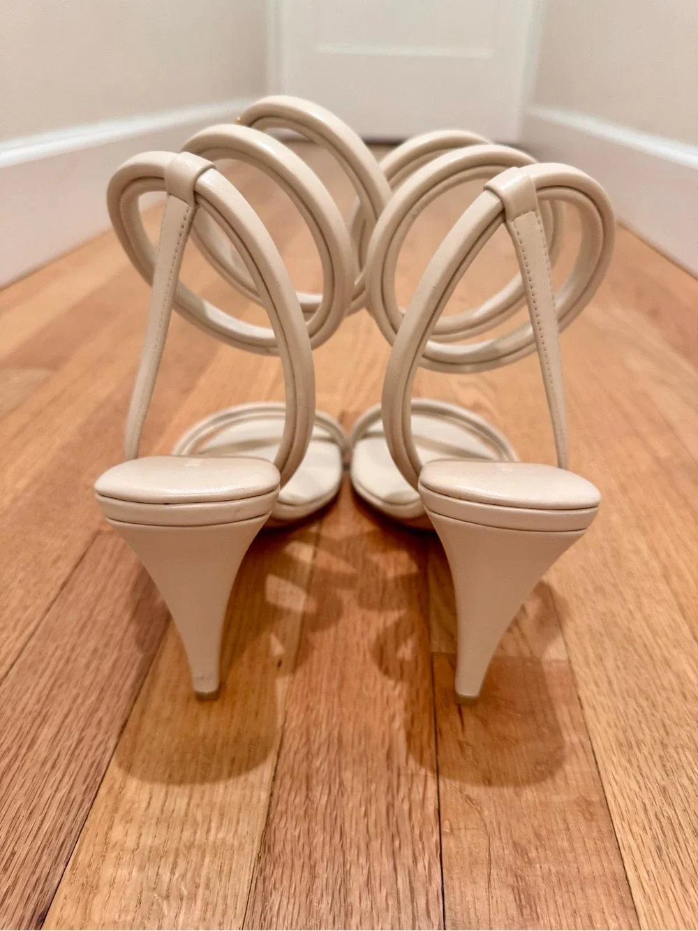Bottega Veneta elegant ivory